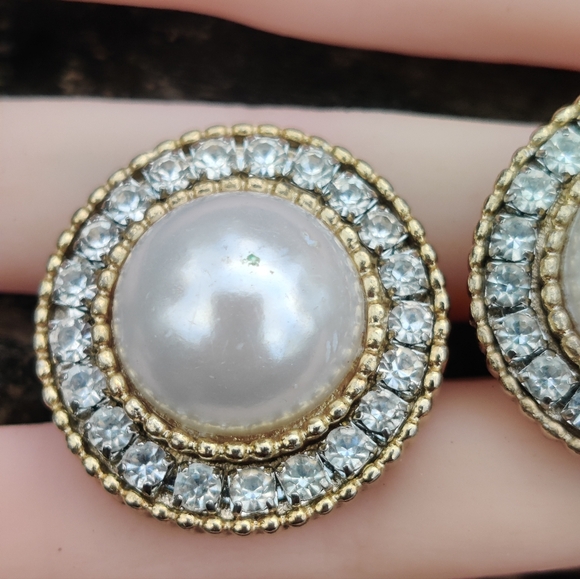 Large Vintage Pearl And Rhinestone Earrings - Picture 4 of 6